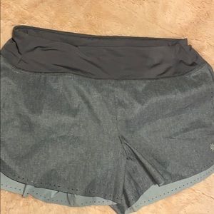 Athleta Run with it 3inch Short